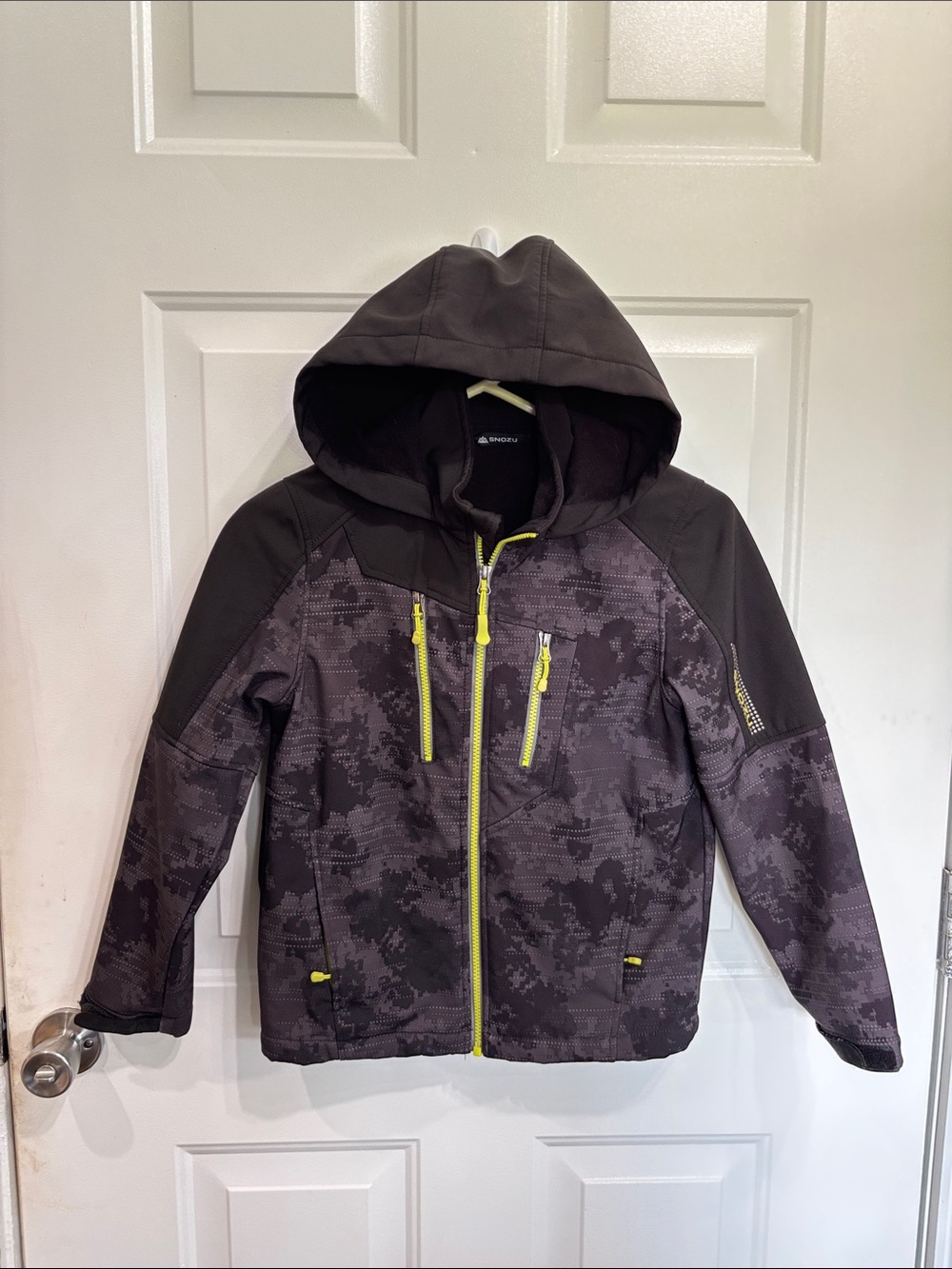 Snozu Boys Gray Hooded Softshell Jacket in Charcoal with Neon Accents Size 10-12
